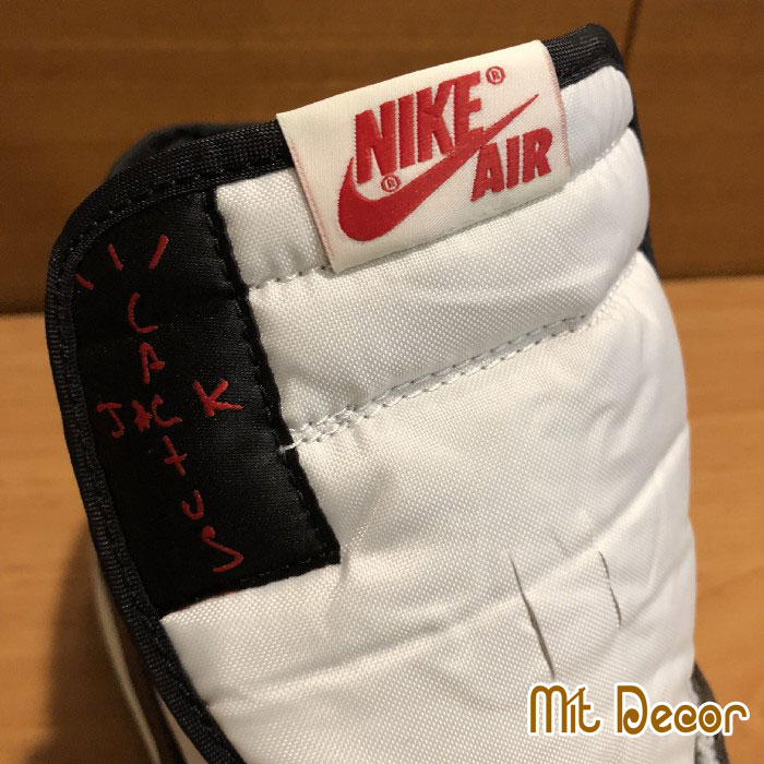 lưỡi gà giày Nike Air Jordan 1 Retro High Travis Scott