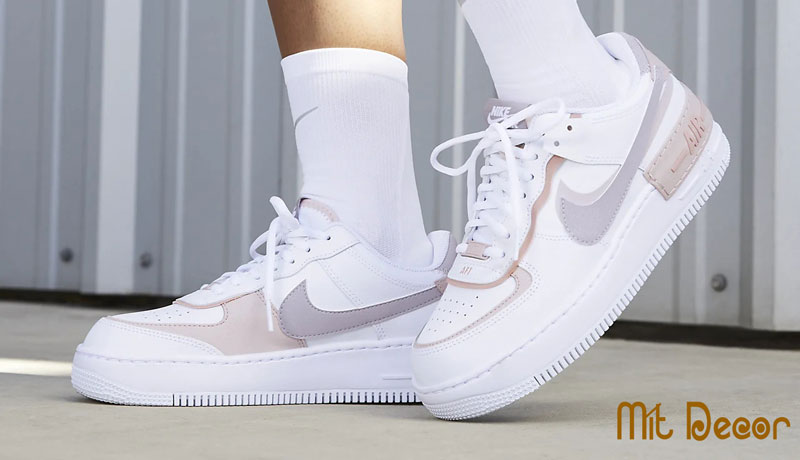 nữ có bàn chân to nên đi giày Nike Air Force 1