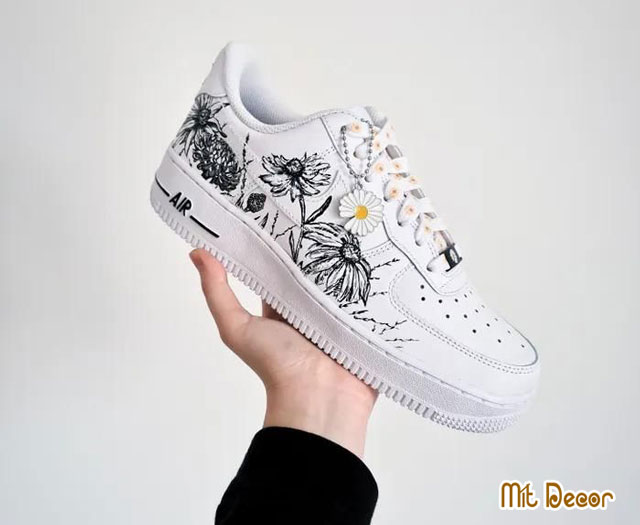 shop custom giày màu trắng